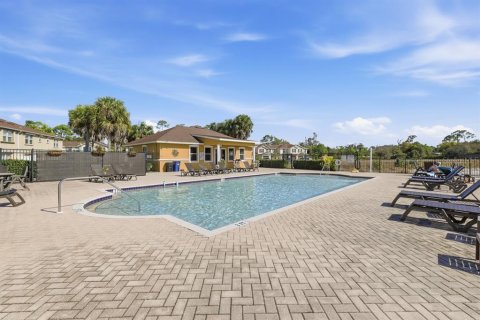 Townhouse in BAYSHORE COMMONS in North Fort Myers, Florida 2 bedrooms, 124.49 sq.m. № 2097685 - photo 22