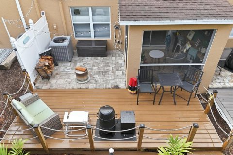 Townhouse in BAYSHORE COMMONS in North Fort Myers, Florida 2 bedrooms, 124.49 sq.m. № 2097685 - photo 4