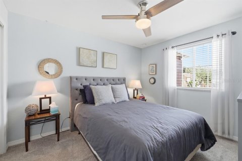 Townhouse in BAYSHORE COMMONS in North Fort Myers, Florida 2 bedrooms, 124.49 sq.m. № 2097685 - photo 14
