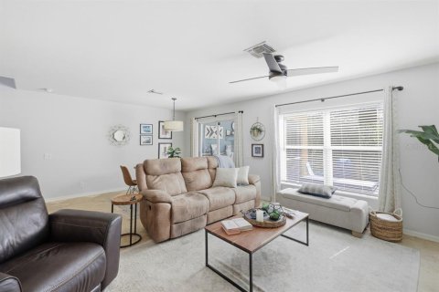 Townhouse in BAYSHORE COMMONS in North Fort Myers, Florida 2 bedrooms, 124.49 sq.m. № 2097685 - photo 8