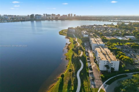 Купить кондоминиум в Уэст-Палм-Бич, Флорида 1 спальня, 65.4м2, № 1997512 - фото 20