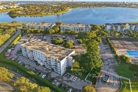 Купить кондоминиум в Уэст-Палм-Бич, Флорида 1 спальня, 65.4м2, № 1997512 - фото 10