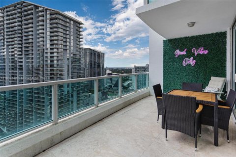 Condominio en venta en Miami, Florida, 2 dormitorios, 130.25 m2 № 1748131 - foto 3