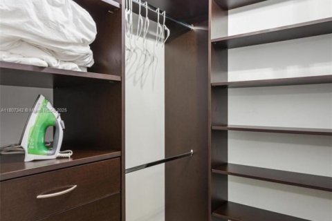 Condominio en venta en Miami, Florida, 2 dormitorios, 130.25 m2 № 1748131 - foto 28
