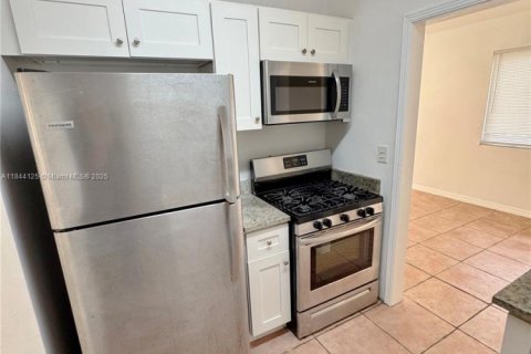 Casa en venta en North Bay Village, Florida, 3 dormitorios, 128.86 m2 № 1839209 - foto 6