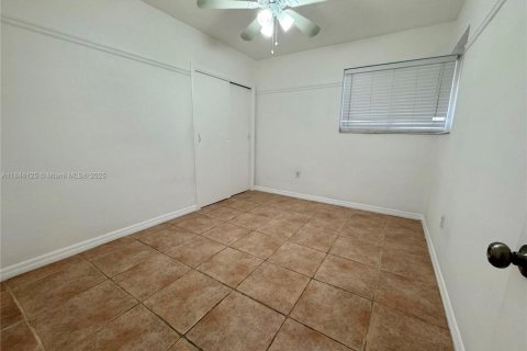 Casa en venta en North Bay Village, Florida, 3 dormitorios, 128.86 m2 № 1839209 - foto 12