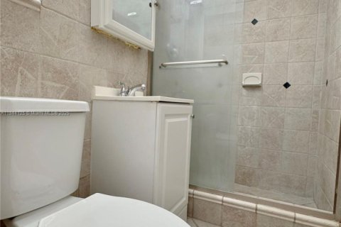 Casa en venta en North Bay Village, Florida, 3 dormitorios, 128.86 m2 № 1839209 - foto 16