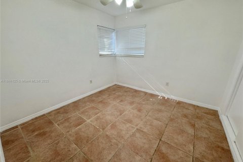 Casa en venta en North Bay Village, Florida, 3 dormitorios, 128.86 m2 № 1839209 - foto 10