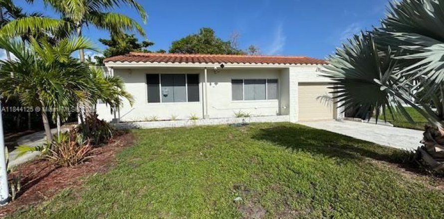 Casa en North Bay Village, Florida 3 dormitorios, 128.86 m2 № 1839209