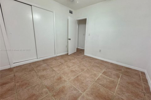 Casa en venta en North Bay Village, Florida, 3 dormitorios, 128.86 m2 № 1839209 - foto 11