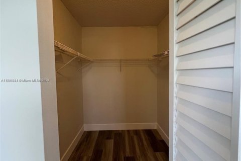Condo in Cutler Bay, Florida, 2 bedrooms  № 2076750 - photo 16