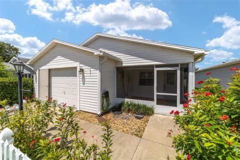 House in The Villages, Florida 2 bedrooms, 104.14 sq.m. № 1253260 - photo 4