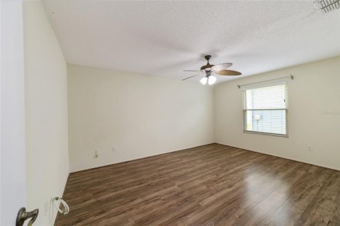 House in The Villages, Florida 2 bedrooms, 104.14 sq.m. № 1253260 - photo 23