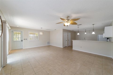 House in The Villages, Florida 2 bedrooms, 104.14 sq.m. № 1253260 - photo 16