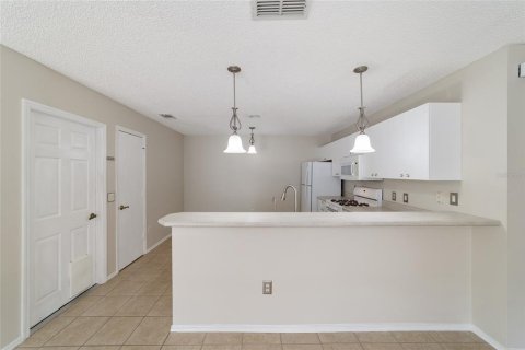 House in The Villages, Florida 2 bedrooms, 104.14 sq.m. № 1253260 - photo 19