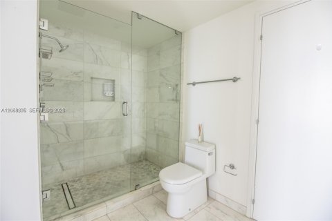 Copropriété à louer à Fort Lauderdale, Floride: 1 chambre, 76.74 m2 № 2169120 - photo 13