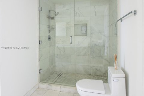 Copropriété à louer à Fort Lauderdale, Floride: 1 chambre, 76.74 m2 № 2169120 - photo 12
