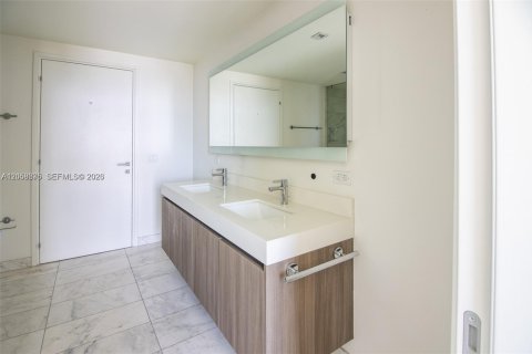 Copropriété à louer à Fort Lauderdale, Floride: 1 chambre, 76.74 m2 № 2169120 - photo 10