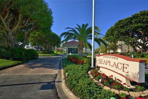 Condo in Longboat Key, Florida, 1 bedroom  № 1856321 - photo 30