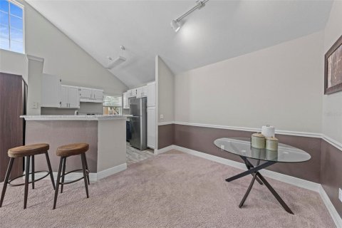 Condo in Orlando, Florida, 2 bedrooms  № 1884934 - photo 17