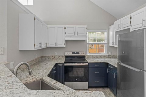 Condo in Orlando, Florida, 2 bedrooms  № 1884934 - photo 5