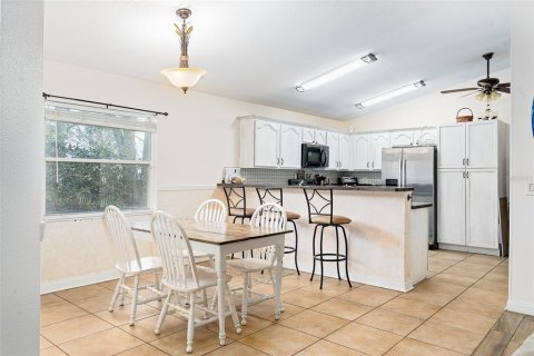 House in Winter Haven, Florida 3 bedrooms, 148.27 sq.m. № 1543088 - photo 3