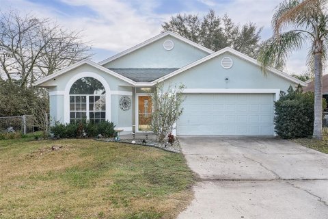 House in Winter Haven, Florida 3 bedrooms, 148.27 sq.m. № 1543088 - photo 1