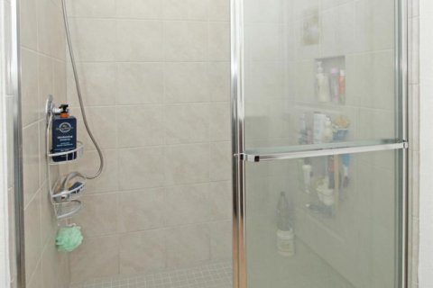 Купить виллу или дом в Уэст-Палм-Бич, Флорида 7 комнат, 161.56м2, № 2146635 - фото 15