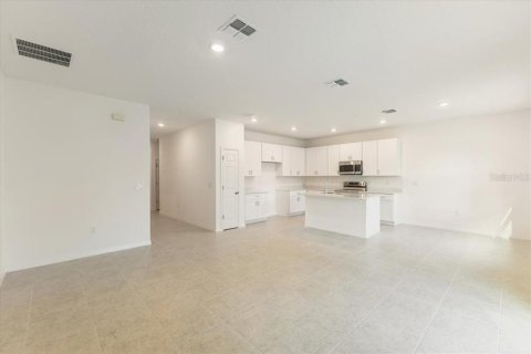 House in Fruitland Park, Florida 3 bedrooms, 141.21 sq.m. № 1780614 - photo 14