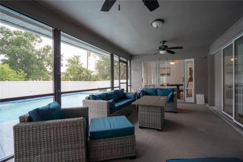 House in Port Charlotte, Florida 2 bedrooms, 132.94 sq.m. № 1777013 - photo 2