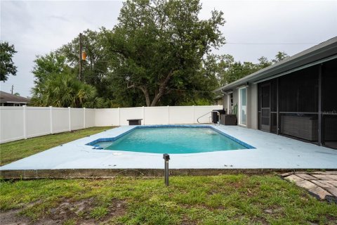 House in Port Charlotte, Florida 2 bedrooms, 132.94 sq.m. № 1777013 - photo 28