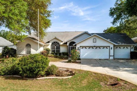 House in Eustis, Florida 3 bedrooms, 184.04 sq.m. № 1392950 - photo 1