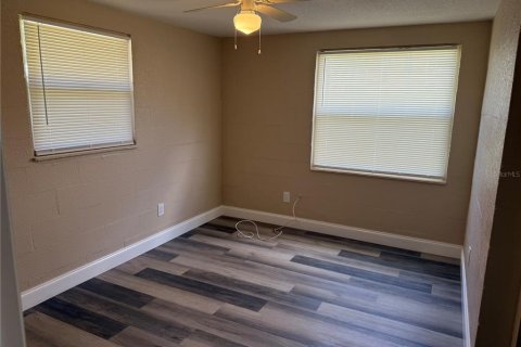 House in Bradenton, Florida 5 bedrooms, 131.55 sq.m. № 1879781 - photo 10