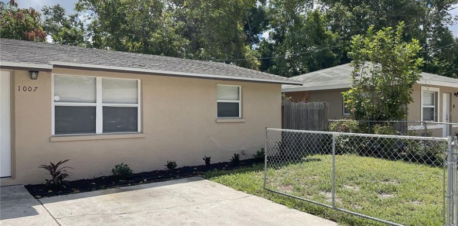 House in Bradenton, Florida 5 bedrooms, 131.55 sq.m. № 1879781