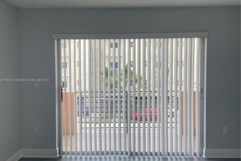 Condominio en venta en North Miami, Florida, 1 dormitorio, 65.96 m2 № 1802464 - foto 14