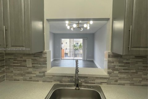 Condominio en venta en North Miami, Florida, 1 dormitorio, 65.96 m2 № 1802464 - foto 16