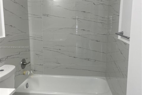 Condominio en venta en North Miami, Florida, 1 dormitorio, 65.96 m2 № 1802464 - foto 25