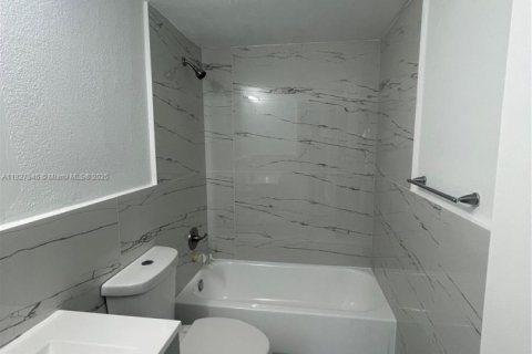 Condominio en venta en North Miami, Florida, 1 dormitorio, 65.96 m2 № 1802464 - foto 26
