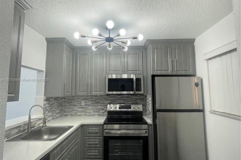 Condominio en venta en North Miami, Florida, 1 dormitorio, 65.96 m2 № 1802464 - foto 8