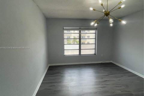 Condominio en venta en North Miami, Florida, 1 dormitorio, 65.96 m2 № 1802464 - foto 23