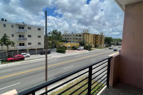 Condominio en venta en North Miami, Florida, 1 dormitorio, 65.96 m2 № 1802464 - foto 29