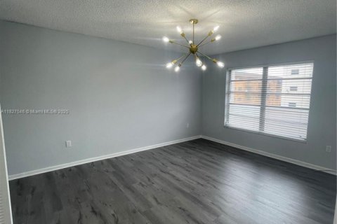 Condominio en venta en North Miami, Florida, 1 dormitorio, 65.96 m2 № 1802464 - foto 21
