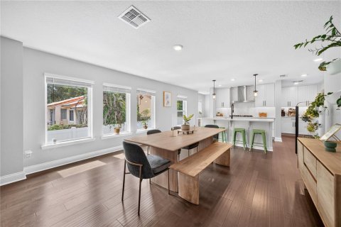 House in Orlando, Florida 4 bedrooms, 252.88 sq.m. № 2398523 - photo 16