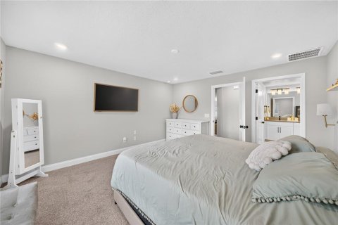 House in Orlando, Florida 4 bedrooms, 252.88 sq.m. № 2398523 - photo 24