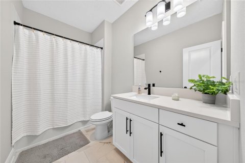 House in Orlando, Florida 4 bedrooms, 252.88 sq.m. № 2398523 - photo 30