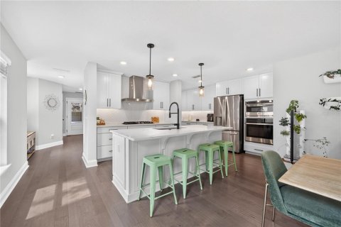 House in Orlando, Florida 4 bedrooms, 252.88 sq.m. № 2398523 - photo 6