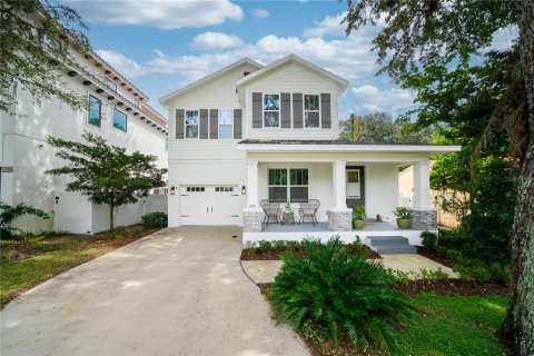 House in Orlando, Florida 4 bedrooms, 252.88 sq.m. № 2398523