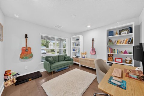 House in Orlando, Florida 4 bedrooms, 252.88 sq.m. № 2398523 - photo 4