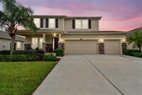 House in Wesley Chapel, Florida 4 bedrooms, 296.27 sq.m. № 1838460 - photo 4