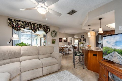 Casa en venta en Port Richey, Florida, 2 dormitorios, 140.28 m2 № 1826548 - foto 16